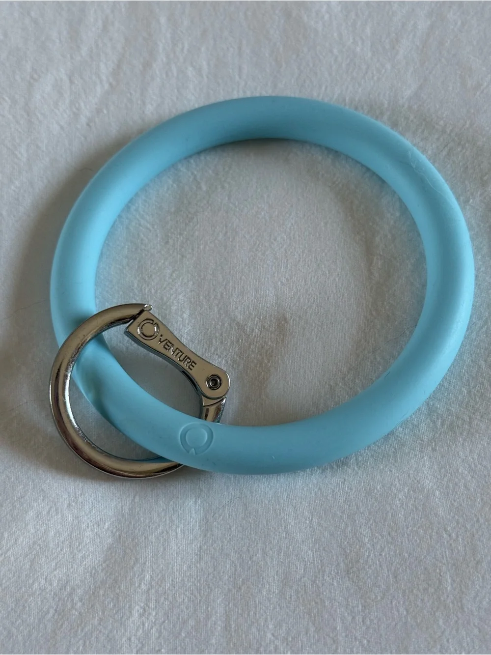 Venture Silicone Key Ring Bracelet in Light Blue